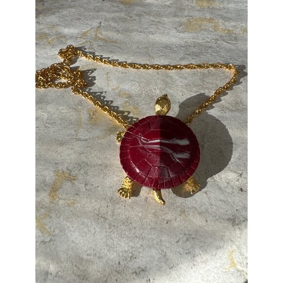 Vintage 1960s Signed Celebrity Gold Turtle Necklace with Marbled Shell - Picture 2 of 6